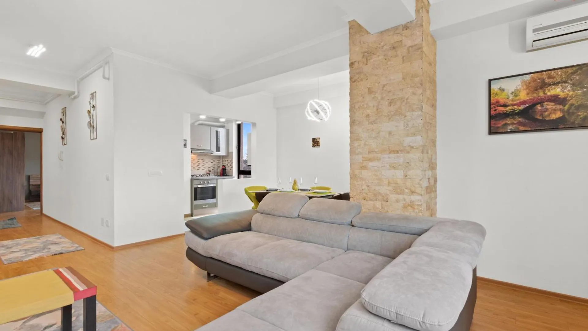 Baneasa Lake Large And Cozy Apartment Bucharest